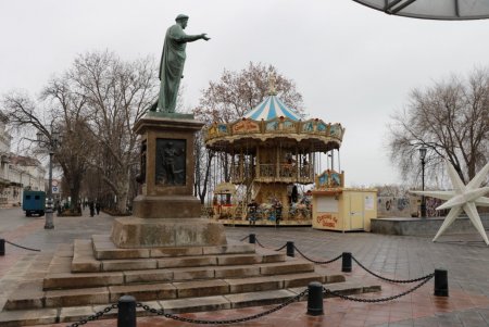 В Одессе готовятся к новогодним праздникам (видеокомментарий, фото)