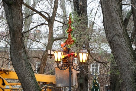 В Одессе готовятся к новогодним праздникам (видеокомментарий, фото)