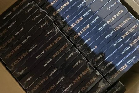 Из Китая в Одесский порт прибыла партия незадекларированных аксессуаров для мобильных телефонов на 10 млн гривен (фото)