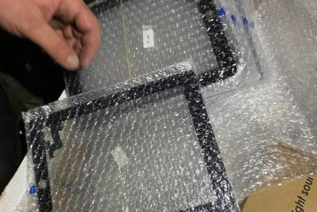 Из Китая в Одесский порт прибыла партия незадекларированных аксессуаров для мобильных телефонов на 10 млн гривен (фото)