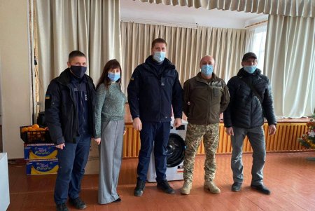Спасатели Одесской области поздравили воспитанников детских учреждений с предстоящими праздниками