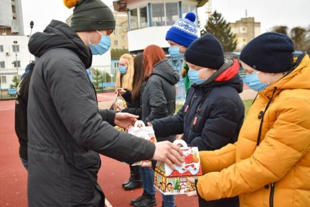 Спасатели Одесской области поздравили воспитанников детских учреждений с предстоящими праздниками