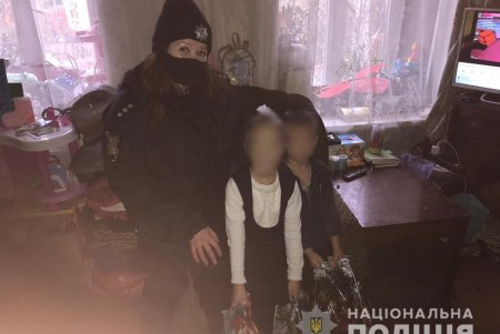 Полицейские Одесской области поздравили малышей с Днем святого Николая (фото, видео)