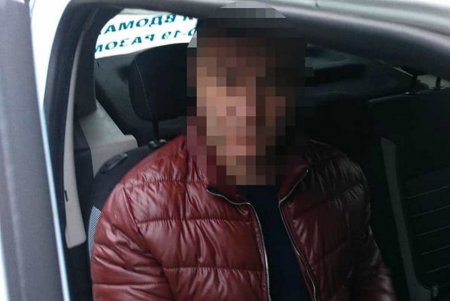 В Киевском районе неравнодушные горожане помогли задержать группу мужчин, вероятно, проникших в чужой дом (фото)