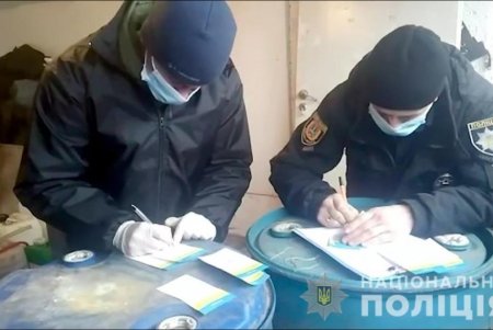 В Беляевке полиция обнаружила безакцизный товар в двух частных домах и трех магазинах (фото, видео) 