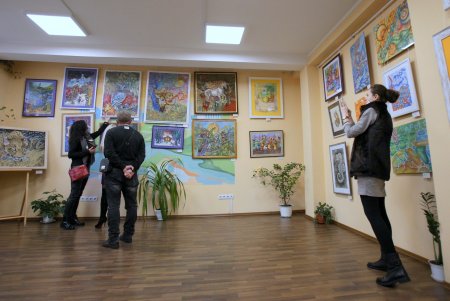 Выставка «Рождественские истории» открылась в библиотеке имени Багрицкого (фоторепортаж)