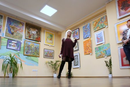Выставка «Рождественские истории» открылась в библиотеке имени Багрицкого (фоторепортаж)