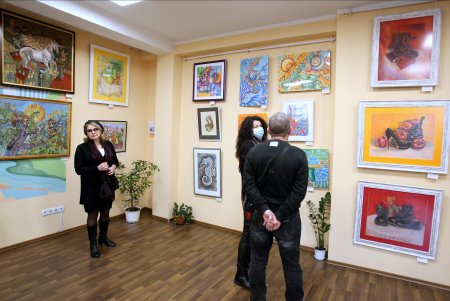 Выставка «Рождественские истории» открылась в библиотеке имени Багрицкого (фоторепортаж)
