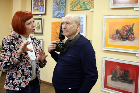 Выставка «Рождественские истории» открылась в библиотеке имени Багрицкого (фоторепортаж)