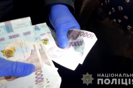 Находящегося под домашним арестом иностранца задержали по обвинению в вымогательстве (фото, видео)