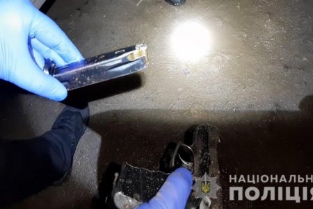 Находящегося под домашним арестом иностранца задержали по обвинению в вымогательстве (фото, видео)