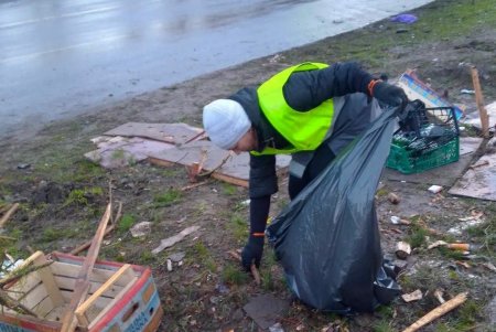 Утром коммунальщики навели чистоту в городе после ночного празднования (фото)