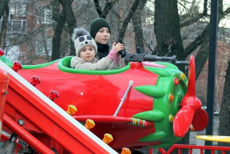 Встретив Новый год, одесситы ринулись отдыхать в парк Шевченко (фоторепортаж) 