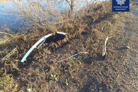 На Объездной дороге автомобиль слетел с проезжей части в водоем (фото, видео)