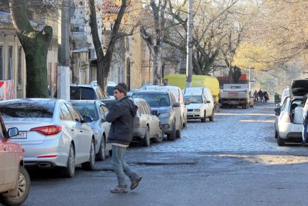 Прогулка по улице Кутузакия (фоторепортаж)