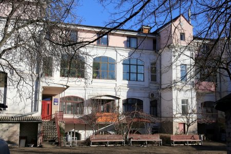 Прогулка по улице Кутузакия (фоторепортаж)