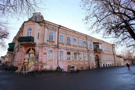 Прогулка по улице Кутузакия (фоторепортаж)