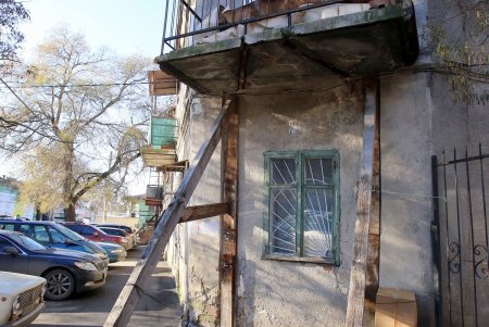 Прогулка по улице Кутузакия (фоторепортаж)