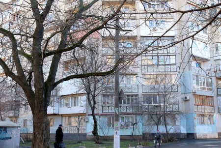 Прогулка по улице Кутузакия (фоторепортаж)