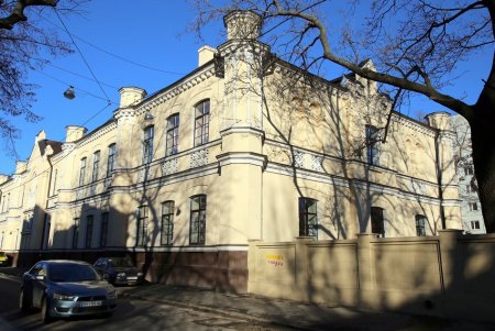 Прогулка по улице Кутузакия (фоторепортаж)
