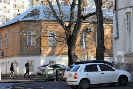 Прогулка по улице Кутузакия (фоторепортаж)
