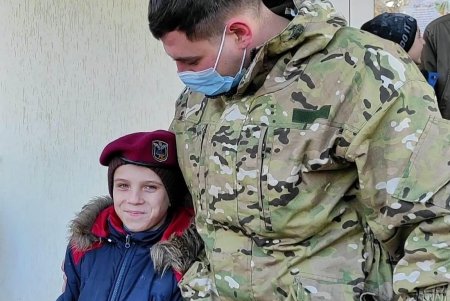 Полицейские вручили подарки детям, оказавшимся в сложных жизненных обстоятельствах (фото, видео)