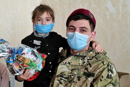 Полицейские вручили подарки детям, оказавшимся в сложных жизненных обстоятельствах (фото, видео)