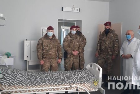 Полицейские вручили подарки детям, оказавшимся в сложных жизненных обстоятельствах (фото, видео)