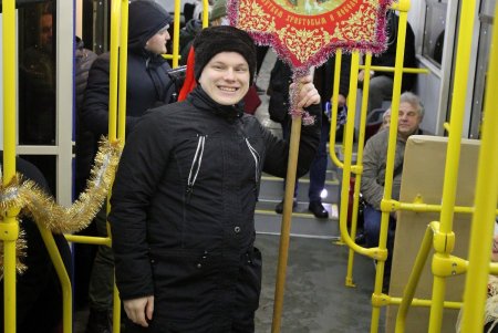 В Одессе прошел традиционный рождественский парад трамваев (фоторепортаж)