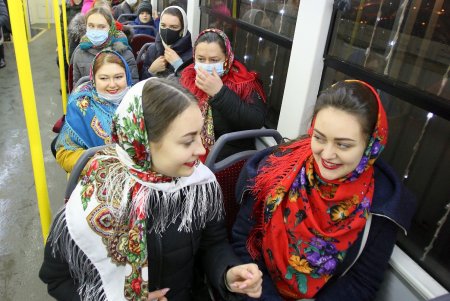 В Одессе прошел традиционный рождественский парад трамваев (фоторепортаж)