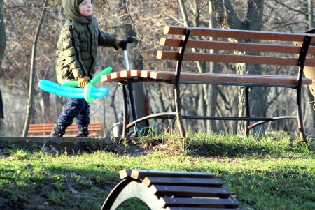 «Зимние каникулы ради безопасности»: одесситы гуляют в парке Победы (фоторепортаж)