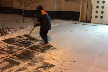 Одессу засыпало снегом: коммунальные службы работают в усиленном режиме (фоторепортаж)