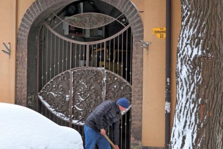 В Одессе выпал первый снег (фоторепортаж)