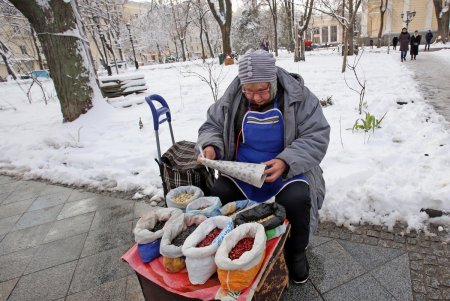 В Одессе выпал первый снег (фоторепортаж)