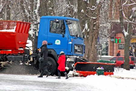 В Одессе выпал первый снег (фоторепортаж)