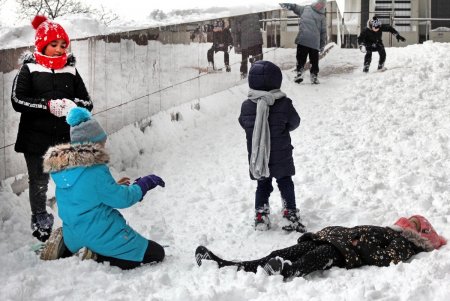 В Одессе выпал первый снег (фоторепортаж)