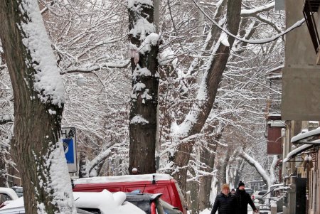В Одессе выпал первый снег (фоторепортаж)