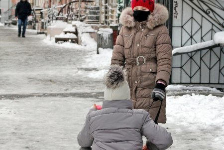 В Одессе выпал первый снег (фоторепортаж)