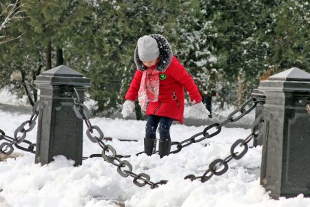 В Одессе выпал первый снег (фоторепортаж)