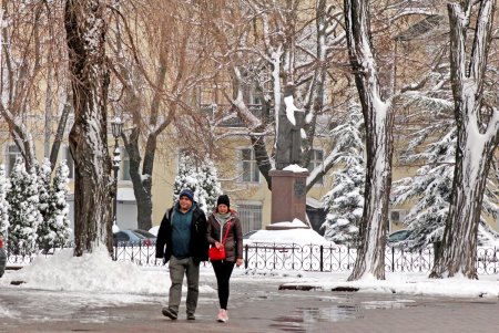 В Одессе выпал первый снег (фоторепортаж)