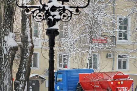 В Одессе выпал первый снег (фоторепортаж)