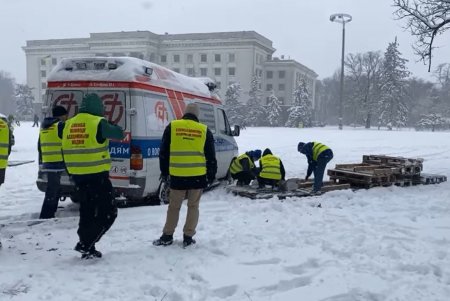 В Одессе устанавливают пункты обогрева во время непогоды (фото)