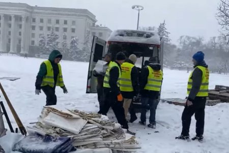 В Одессе устанавливают пункты обогрева во время непогоды (фото)