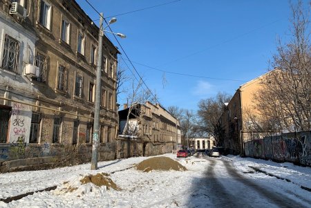 Замена коммуникаций, дорожного покрытия и освещения: стартовал капремонт Деволановского спуска (фото, видеокомментарий)
