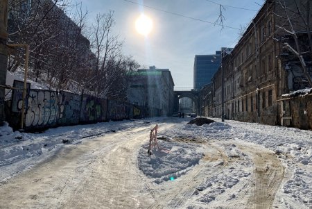 Замена коммуникаций, дорожного покрытия и освещения: стартовал капремонт Деволановского спуска (фото, видеокомментарий)