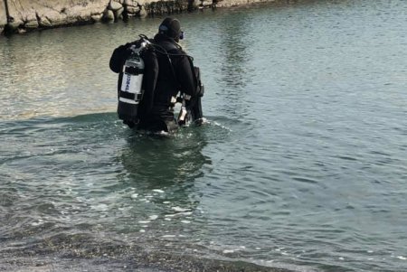 Водолазы готовят пляжи Одессы к традиционным крещенским купаниям (фото)