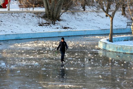 Морозный воскресный день в парке Победы (фоторепортаж)