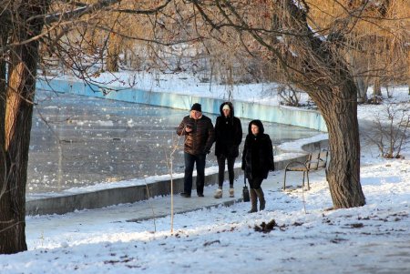 Морозный воскресный день в парке Победы (фоторепортаж)