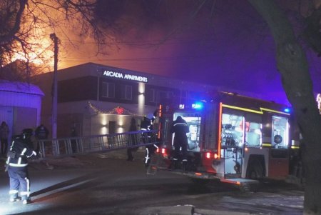 Пожар в отеле на Посмитного унес жизнь двоих человек, еще двое - в больнице (фото, видео, обновлено)