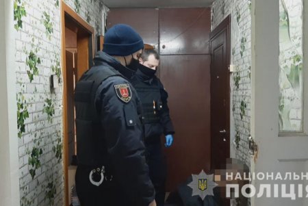 Ходил возле дома с отрезанной головой мужчины: полиция задержала убийцу двоих человек на Таирова (видео)